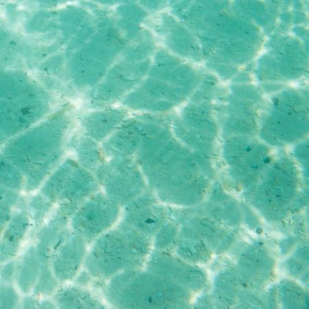 água, reflexão, verde, transparente, areia, torquoise Tassapon - Dreamstime