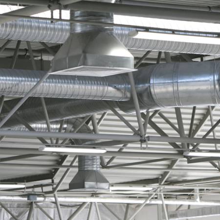 tubos de ar, ventiladores de teto, bares,  Oleg Gerasymenko - Dreamstime