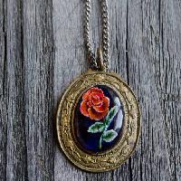 Pixwords Com a imagem colar, jóias, rosa, pendente Ulyana Khorunzha (Ulyanakhorunzha)