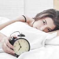 relógio, mulher, cama, alarme Pavalache Stelian - Dreamstime