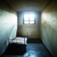 Pixwords Com a imagem prisão, pilha, cama, janela Constantin Opris - Dreamstime
