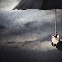 Pixwords Com a imagem chuva, guarda-chuva, gotas, mão Arman Zhenikeyev - Dreamstime