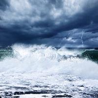 Pixwords Com a imagem de água, tempestade, oceano, tempo, céu, nuvens, relâmpago Anna  Omelchenko (AnnaOmelchenko)