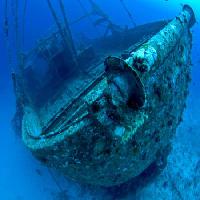 navio, debaixo d'água, barco, oceano, azul Scuba13 - Dreamstime